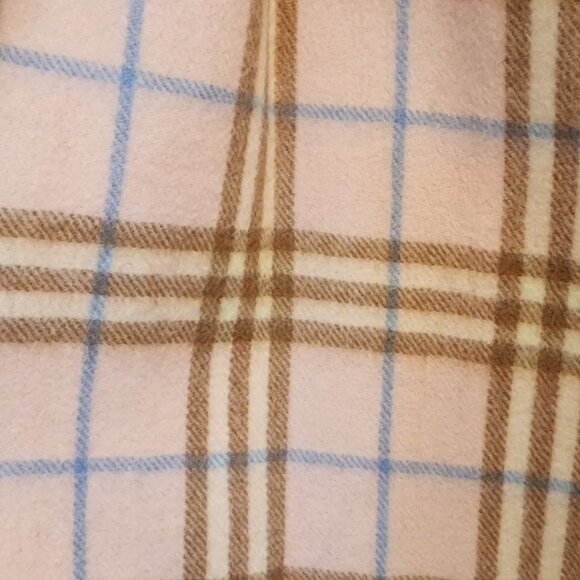 Burberry 100% Lambswool Check Scarf in Pink - Picture 3 of 3